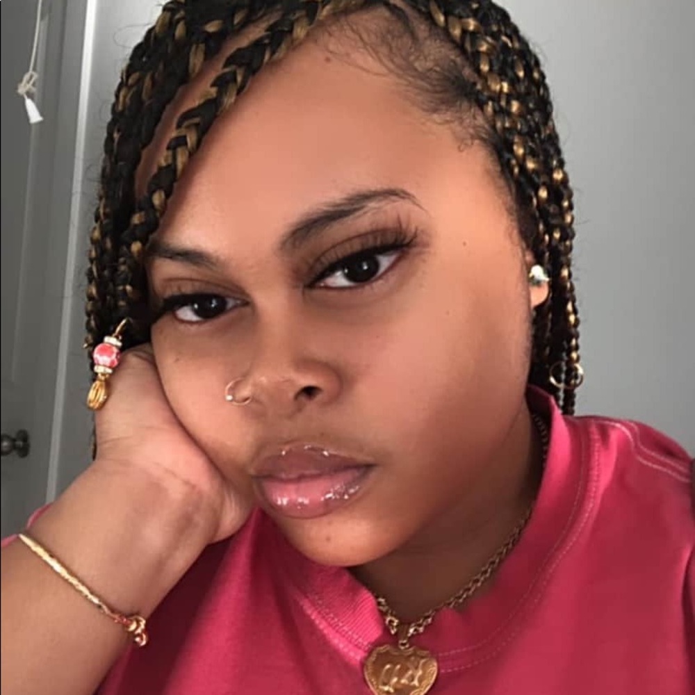 Meet your Posher, Khadijah